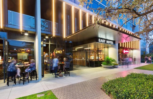 Griffith Hotel | East Hotel and Apartments