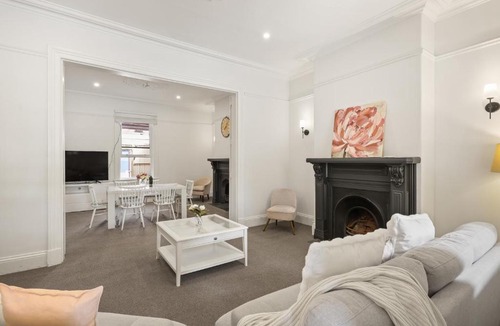 East Melbourne House | East Melbourne Terrace with 2 Free Parking - Close to MCG