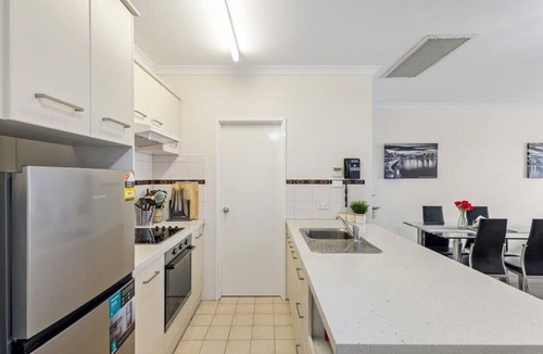 East Perth Apartment | East Perth Apartment with Free Wi-Fi and Parking