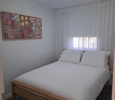 Fremantle Apartment | East Street River Retreat