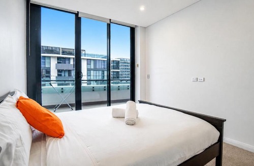 Eastgardens Apartment | Eastgardens 2BR 2BA 2 Parking Shops