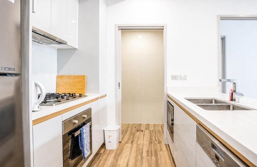 Eastgardens Apartment | Eastgardens 2BR 2BA 2 Parking Shops