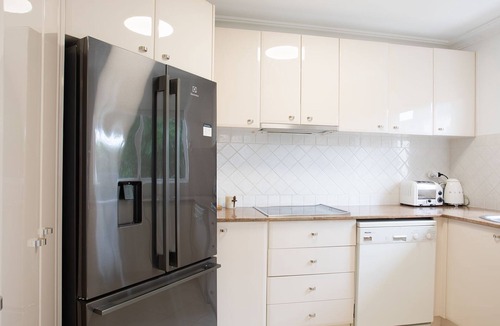 Bellevue Hill Apartment | Eastside Calm, Bellevue Hill
