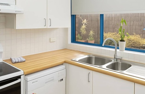The Entrance Apartment | Easy Access Ground Floor Apartment