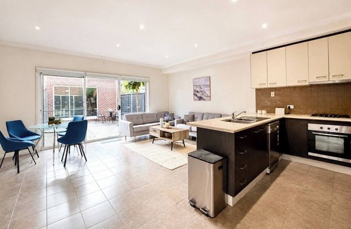 Craigieburn House | Easy Craigieburn Stay – Family and Work Friendly