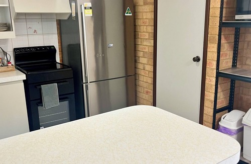 Geraldton House | Easy Stays on Askew