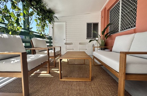 Hamilton Apartment | Eat Street
