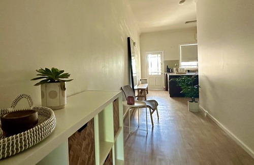 Hamilton Apartment | Eat Street