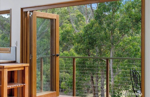 Nubeena House | Eco Retreat - Freycinet Holiday Houses