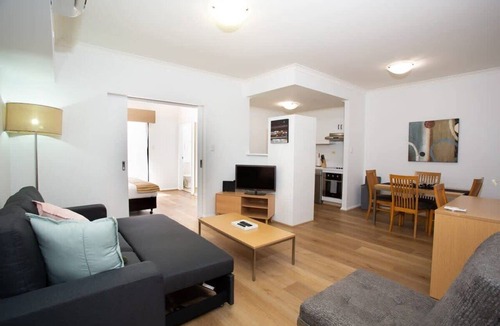 Northbridge Apartment | Economical Apartment with Pool