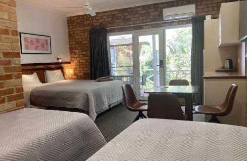 Margaret River Hotel | Edge Of The Forest Motel