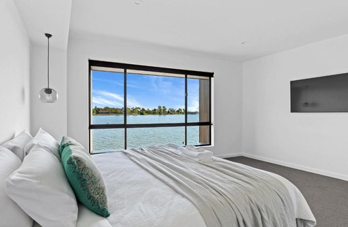 Yarrawonga House | Edgewater on Irvine