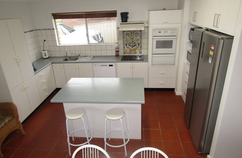 Para Wurlie House | Edith's Magnificent Views Dog friendly Off Peak Special!