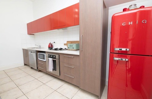 Glenroi House | Edward Cottage - Trendy East Orange, Close to CBD