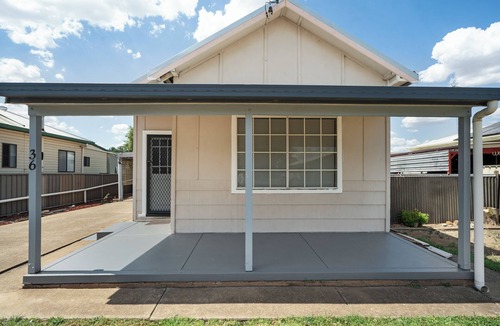 Dubbo House | Edwin cottage - close to hospital