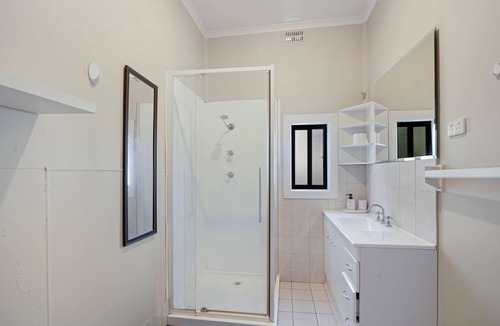 Dubbo House | Edwin cottage - close to hospital