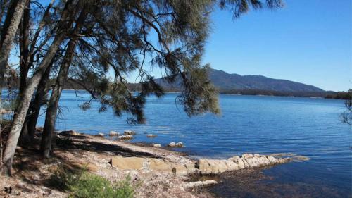 Wallaga Lake House | Eight On The Lake - Fairhaven Point Way 8