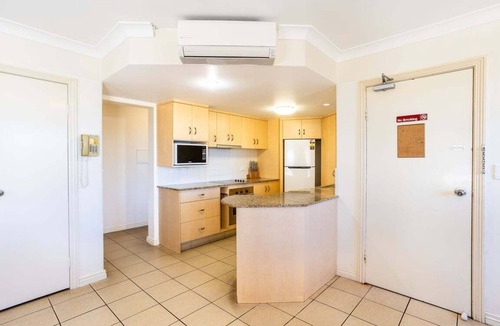 Yeppoon Apartment | Eight, Villa Mar Colina