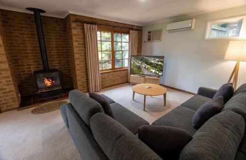 Eildon Hotel | Eildon Motel Main house