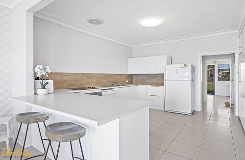 Fishermans Bay House | Elanora - Ocean St No.8 - Oceanfront in sleepy Fishermans Bay