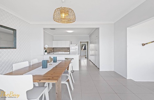 Fishermans Bay House | Elanora - Ocean St No.8 - Oceanfront in sleepy Fishermans Bay