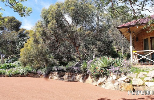 Wungong Hotel | Eleebana Guest House