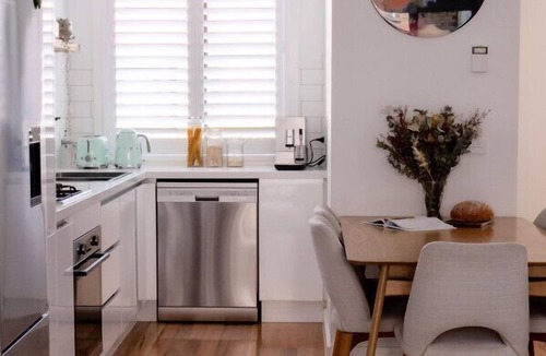 Altona North House | Elegant 3-Bed, 3-Bath Townhouse in Altona North
