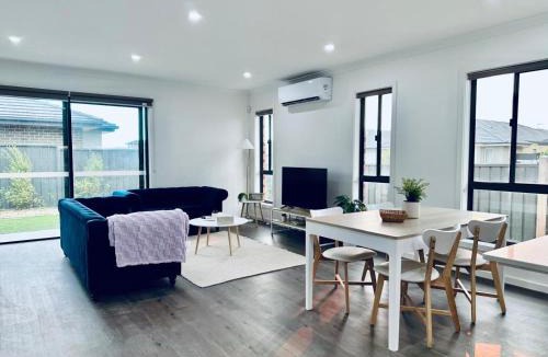 Clyde North House | Elegant 3-Bedroom House with Free secured Parking