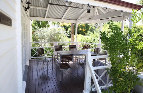 Maldon House | Elegant 3BR/3BA Victorian House | Goldfields & Bendigo Region