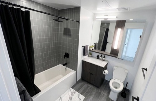 West Don Lands Apartment | Elegant Downtown 1Bdr Apartment w/transit