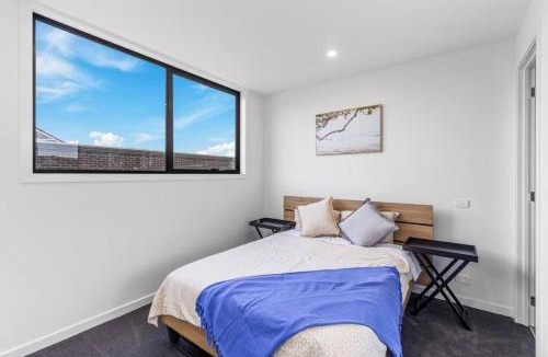 Highton House | "Elegant Home in Highton near City City"