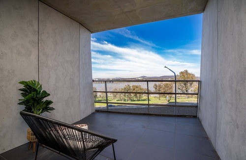 City West Apartment | Elegant Inner City Life Apt | Nishi Building