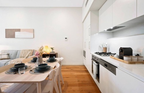 Macquarie Park Apartment | Elegant Loft Living w/Soaring Ceilings