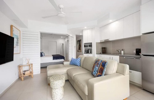 Noosa Heads Apartment | Elegant Modern Coastal Escape Steps from Noosa Main Beach