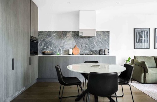 Richmond North Apartment | Elegant Richmond Stay Near Cafes and Dining