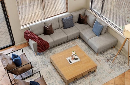Applecross House | Elegant Riverfront 5BR Family Retreat with Pool
