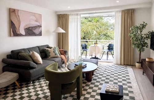 Williamstown Apartment | Elegant Waterfront Retreat Harbour and River Views