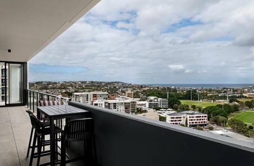 Newcastle West Apartment | Elevated 3BR Stay - Views Amenities Parking