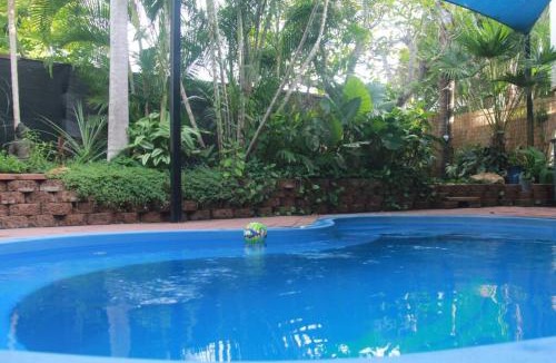 Alawa House | Elevated Tropical House