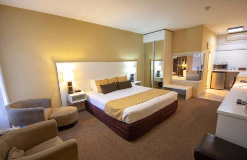 Alice Springs Hotel | Elkira Court Motel