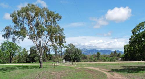 Guthalungra House | Elliot River Retreat - Pet Friendly