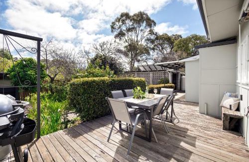 Margaret River House | Elva Garden Cottage - Dog Friendly - Town Central