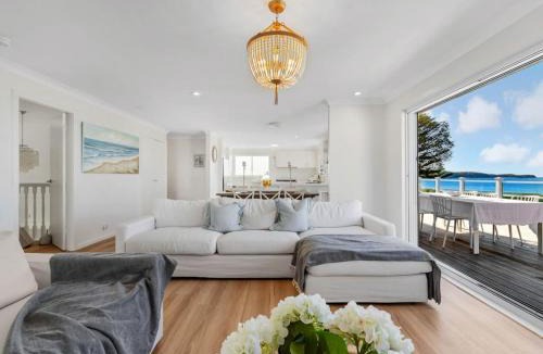 Long Beach House | Elysian Shores Absolute Waterfront at Long Beach