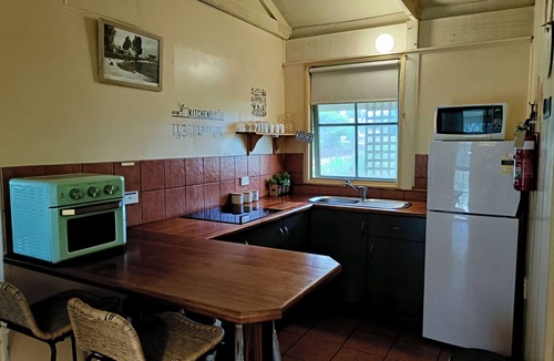 Kalimna Cabin | Emberpine Cottage 1 (1Queen+2Twins)SPA & WoodStove