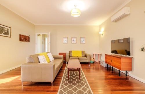 Emu Point House | Emu Point Beach Cottages - by the BnB Collection