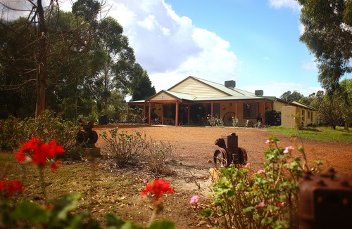 Muchea Hotel | Enderslie House Bed & Breakfast