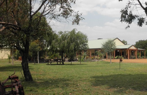 Muchea Hotel | Enderslie House Bed & Breakfast