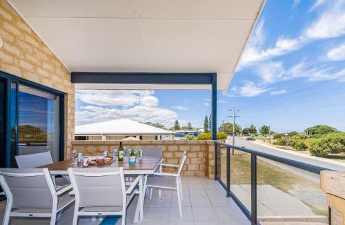 Lancelin House | Endless Summer - Ocean Views Beachfront Location.