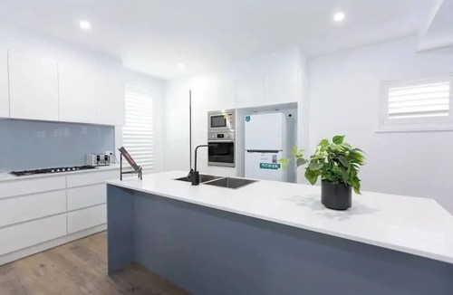 Wagga Wagga Apartment | Enjoy a stylish city escape in this brand new townhouse in the Wagga CBD!