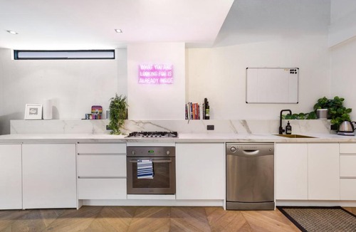 Collingwood Apartment | Enjoy Cafe Culture From Chic Warehouse Conversion